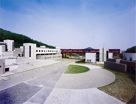 出國(guó)學(xué)藝術(shù)要多少錢4.jpg