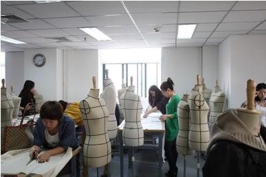學(xué)服裝設(shè)計(jì)到哪個(gè)國(guó)家好