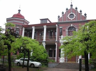 加拿大服裝設(shè)計(jì)學(xué)院知名院校推薦