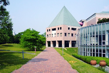日本大阪藝術(shù)大學(xué)專業(yè)設(shè)置及入學(xué)要求