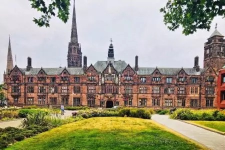英國(guó)考文垂大學(xué)學(xué)費(fèi)多少？如何支付？