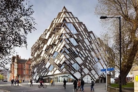 留學英國建筑學專業(yè)，你可以考慮這幾所院校！