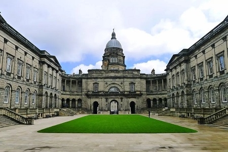 英國愛丁堡大學(xué)研究生申請條件解讀！.jpg