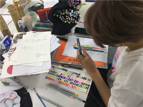 留學(xué)作品集指導(dǎo)一般多少費(fèi)用？