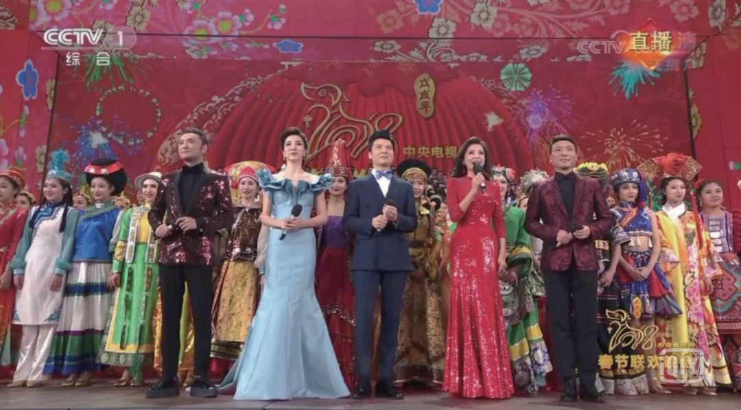 作品上春晚、時(shí)裝周，送學(xué)員進(jìn)倫藝、帕森斯，這位導(dǎo)師666！