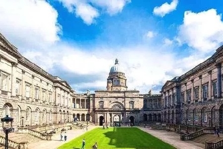 英國愛丁堡大學(xué)研究生學(xué)費一年多少？