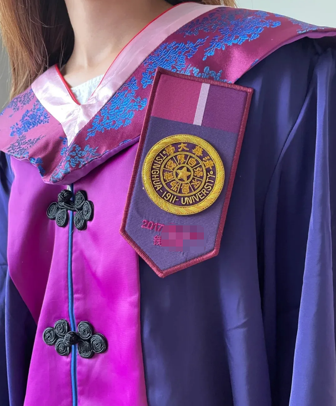 國內美院學士服火出圈！月薪90k的服裝設計師成“香餑餑”！