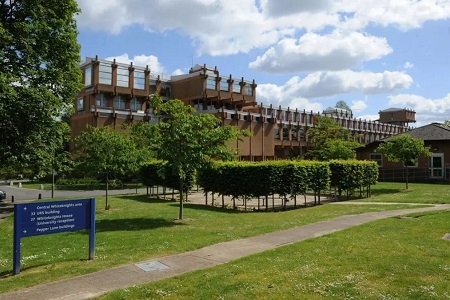 英國雷丁大學(xué)世界排名第幾？
