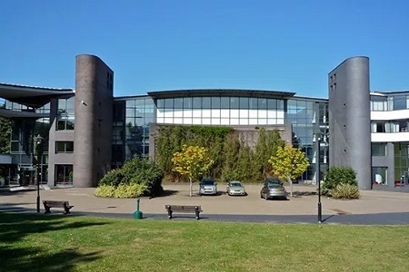 英國華威大學(xué)申請條件是什么？