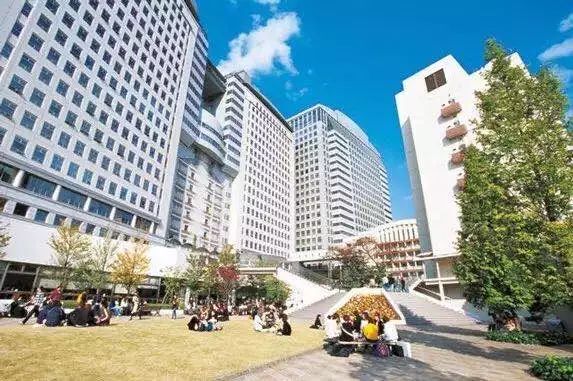 日本文化服裝學(xué)院排名第幾位？