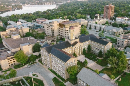 達爾豪斯大學世界大學排名多少？