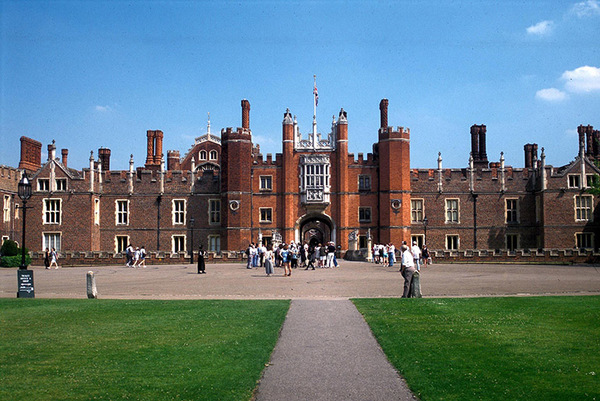 英國倫敦金斯頓大學(xué)世界排名情況如何？   